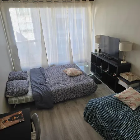 Cosy Close Eiffel Tower Апартаменты Париж