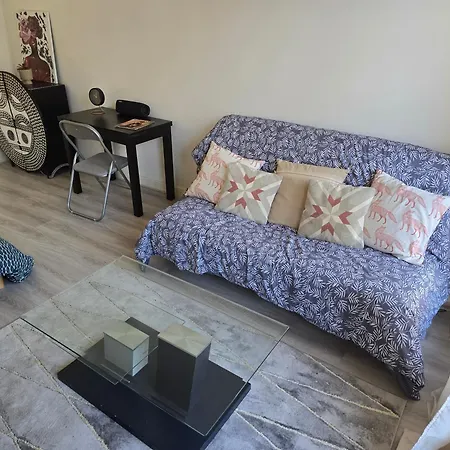 Cosy Close Eiffel Tower Apartment Paris